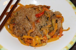 spaghetti di soia alle verdure