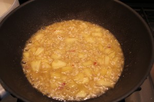preparazione risotto con le mele