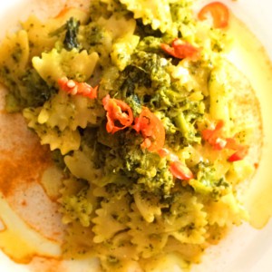 pasta curcuma e broccoletti