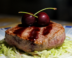 filetto bue rosso con salsa di ciliegie