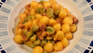 gnocchi fave e pecorino