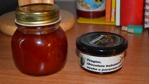 marmellata piccante frutta e peperoncino