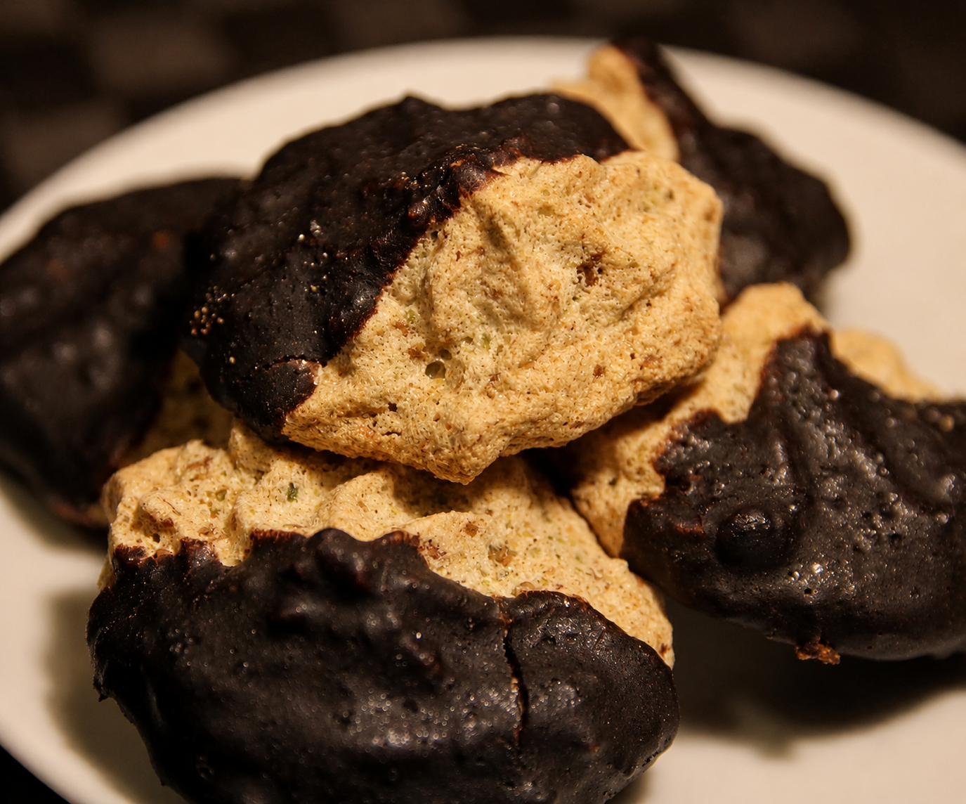 dacquoise cioccolato pistacchio e peperoncino