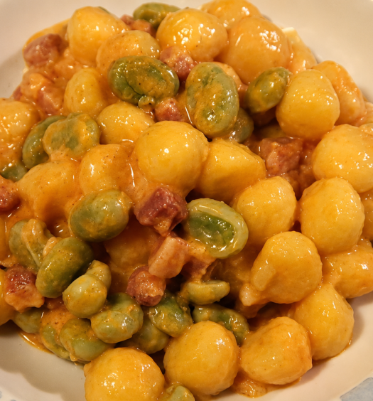 gnocchi fave e pecorino
